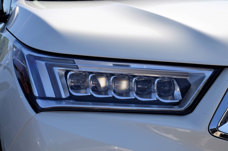 concession-moto-ILONSE-min_acura-headlamp-2834131